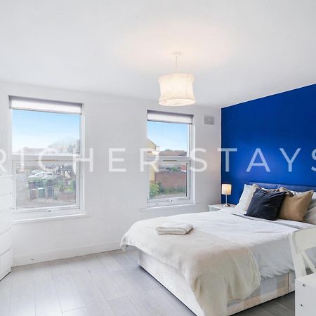 Large Home For Contractors & Families - Garden & Amenities Londra Exterior foto