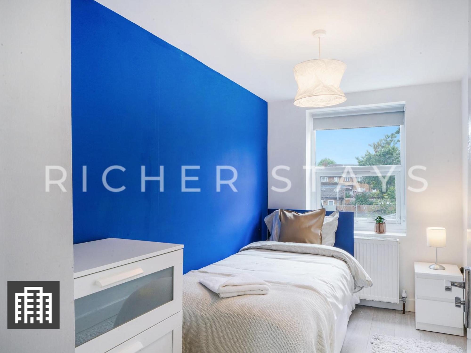 Large Home For Contractors & Families - Garden & Amenities Londra Exterior foto