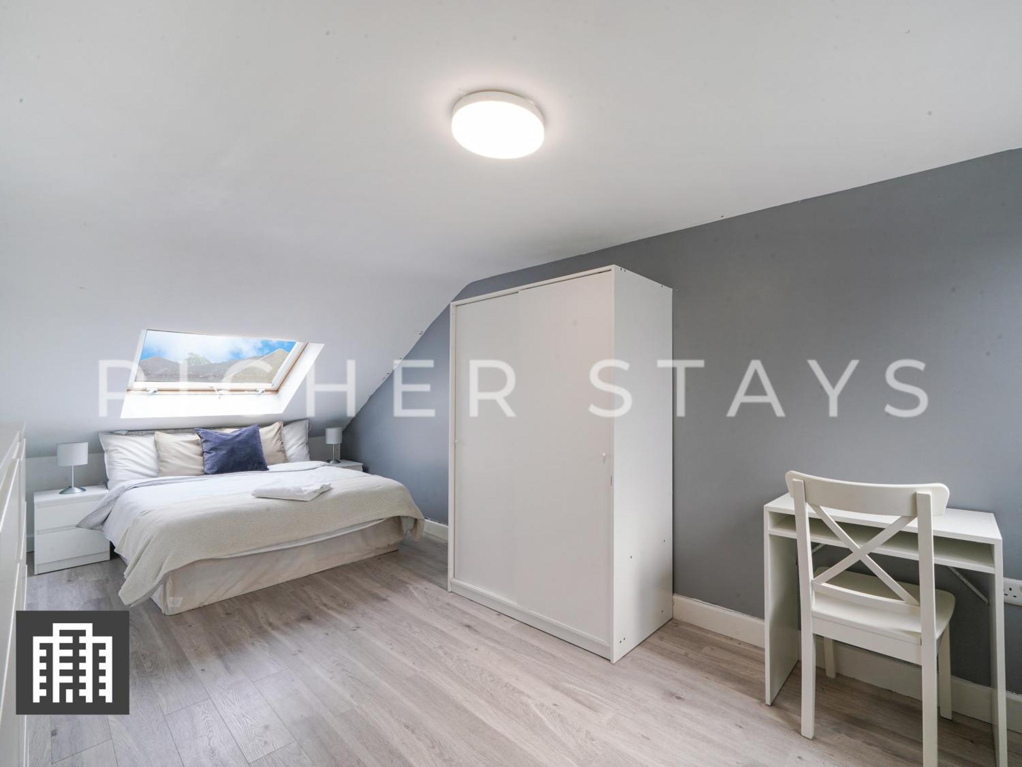 Large Home For Contractors & Families - Garden & Amenities Londra Exterior foto
